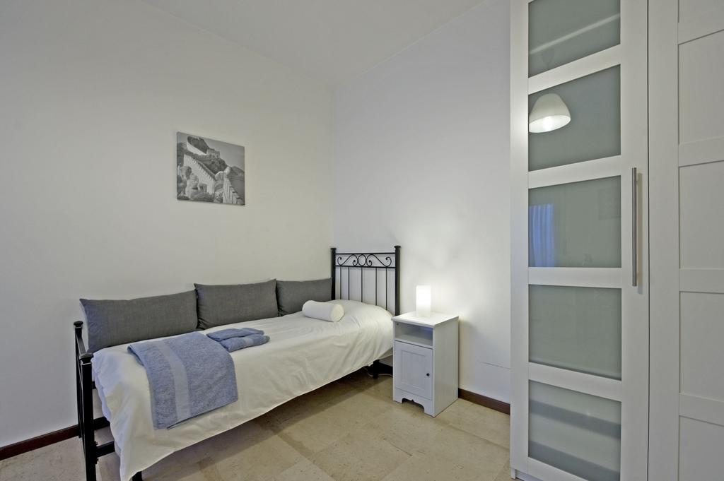 Apartment Chiesarossa Mailand Zimmer foto